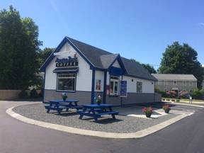 aroma joes gray maine drive thru